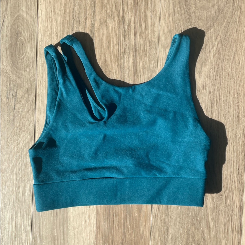 Asymmetrical Cut out Sports Bra